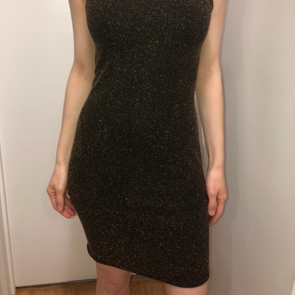 Atmosphere Dress in Black with Gold Threads - Picture 10 of 14